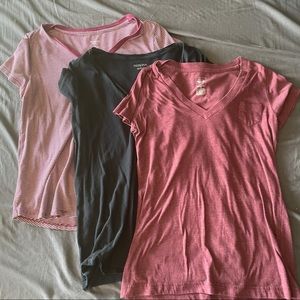 V NECK T SHIRT PACK - 3 SHIRTS - Medium